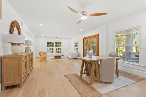 Villa ou maison à vendre à Saint Petersburg, Floride: 6 chambres, 335.38 m2 № 2430563 - photo 12
