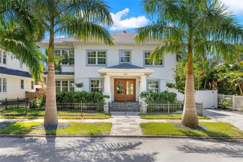 Villa ou maison à Saint Petersburg, Floride 6 chambres, 335.38 m2 № 2430563