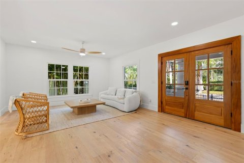 Villa ou maison à vendre à Saint Petersburg, Floride: 6 chambres, 335.38 m2 № 2430563 - photo 7