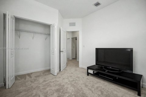 Touwnhouse à vendre à Miami, Floride: 3 chambres, 168.34 m2 № 2078534 - photo 14