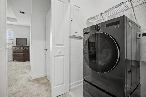 Touwnhouse à vendre à Miami, Floride: 3 chambres, 168.34 m2 № 2078534 - photo 18