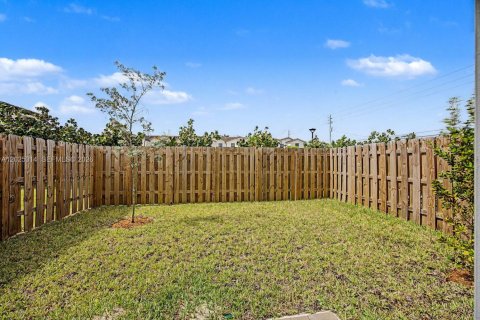 Touwnhouse à vendre à Miami, Floride: 3 chambres, 168.34 m2 № 2078534 - photo 8