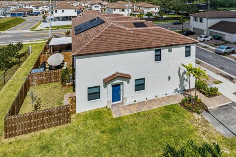 Touwnhouse à vendre à Miami, Floride: 3 chambres, 168.34 m2 № 2078534 - photo 23
