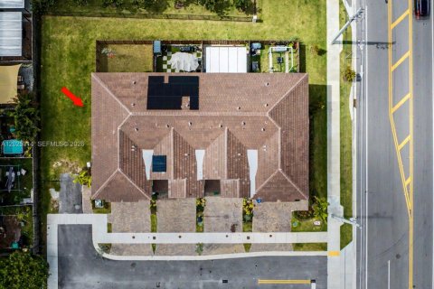 Touwnhouse à vendre à Miami, Floride: 3 chambres, 168.34 m2 № 2078534 - photo 20