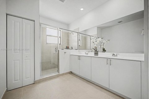Touwnhouse à vendre à Miami, Floride: 3 chambres, 168.34 m2 № 2078534 - photo 12