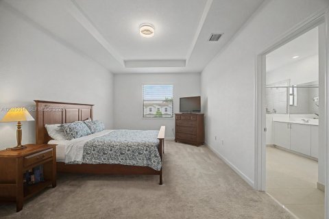 Touwnhouse à vendre à Miami, Floride: 3 chambres, 168.34 m2 № 2078534 - photo 11