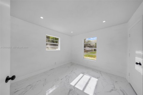 Villa ou maison à louer à Fort Lauderdale, Floride: 3 chambres, 83.61 m2 № 2276835 - photo 16