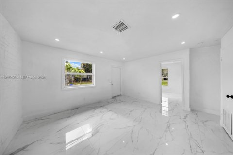 Villa ou maison à louer à Fort Lauderdale, Floride: 3 chambres, 83.61 m2 № 2276835 - photo 12