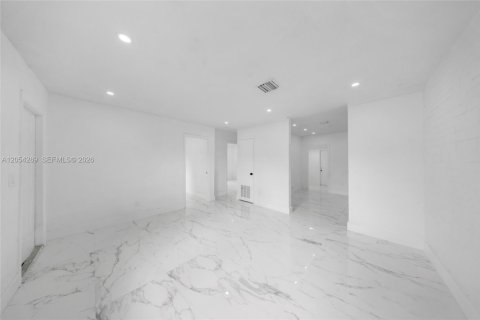 Villa ou maison à louer à Fort Lauderdale, Floride: 3 chambres, 83.61 m2 № 2276835 - photo 9