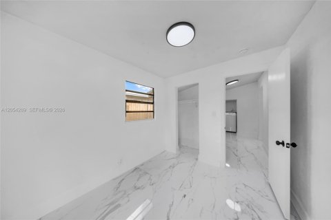 Villa ou maison à louer à Fort Lauderdale, Floride: 3 chambres, 83.61 m2 № 2276835 - photo 15