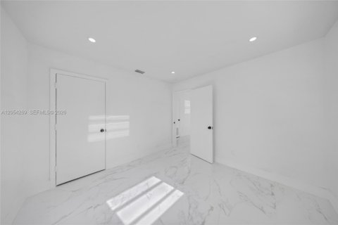 Villa ou maison à louer à Fort Lauderdale, Floride: 3 chambres, 83.61 m2 № 2276835 - photo 18