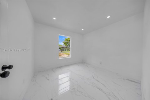 Villa ou maison à louer à Fort Lauderdale, Floride: 3 chambres, 83.61 m2 № 2276835 - photo 19