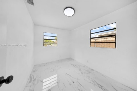Villa ou maison à louer à Fort Lauderdale, Floride: 3 chambres, 83.61 m2 № 2276835 - photo 14