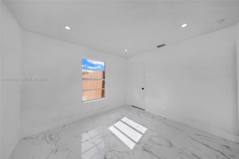 Villa ou maison à louer à Fort Lauderdale, Floride: 3 chambres, 83.61 m2 № 2276835 - photo 17