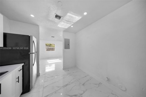 Villa ou maison à louer à Fort Lauderdale, Floride: 3 chambres, 83.61 m2 № 2276835 - photo 7