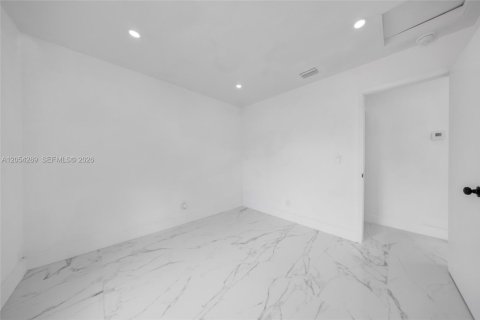 Villa ou maison à louer à Fort Lauderdale, Floride: 3 chambres, 83.61 m2 № 2276835 - photo 20