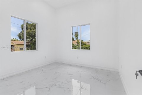 Villa ou maison à vendre à Lehigh Acres, Floride: 4 chambres, 202.53 m2 № 1957807 - photo 20