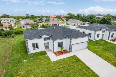 Villa ou maison à vendre à Lehigh Acres, Floride: 4 chambres, 202.53 m2 № 1957807 - photo 24