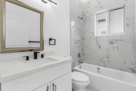 Villa ou maison à vendre à Lehigh Acres, Floride: 4 chambres, 202.53 m2 № 1957807 - photo 21