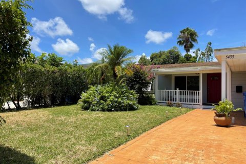 Casa en venta en Oakland Park, Florida, 3 dormitorios, 109.44 m2 № 2370530 - foto 2