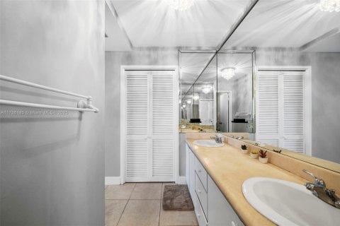 Copropriété à louer à Hollywood, Floride: 2 chambres, 110.55 m2 № 1864798 - photo 18
