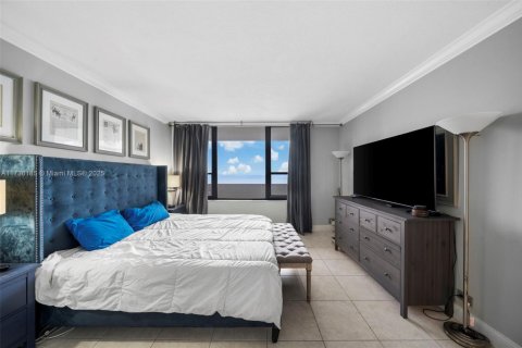 Copropriété à louer à Hollywood, Floride: 2 chambres, 110.55 m2 № 1864798 - photo 13