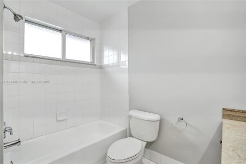 Adosado en alquiler en Pembroke Park, Florida, 3 dormitorios, 119.66 m2 № 1930966 - foto 23