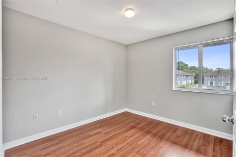 Adosado en alquiler en Pembroke Park, Florida, 3 dormitorios, 119.66 m2 № 1930966 - foto 30