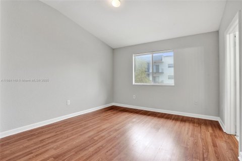 Adosado en alquiler en Pembroke Park, Florida, 3 dormitorios, 119.66 m2 № 1930966 - foto 21