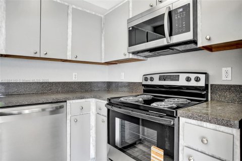 Adosado en alquiler en Pembroke Park, Florida, 3 dormitorios, 119.66 m2 № 1930966 - foto 7