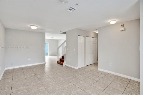 Adosado en alquiler en Pembroke Park, Florida, 3 dormitorios, 119.66 m2 № 1930966 - foto 17