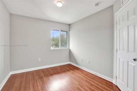 Adosado en alquiler en Pembroke Park, Florida, 3 dormitorios, 119.66 m2 № 1930966 - foto 3