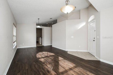 Villa ou maison à louer à Orlando, Floride: 4 chambres, 168.99 m2 № 2406985 - photo 4