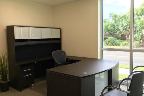 Propiedad comercial en alquiler en Tampa, Florida, 475.01 m2 № 1647883 - foto 14