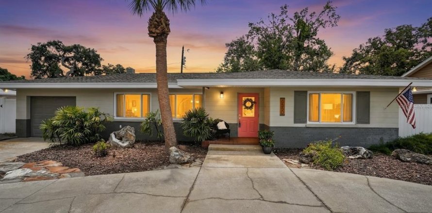 Villa ou maison à Saint Petersburg, Floride 2 chambres, 125.98 m2 № 2149447