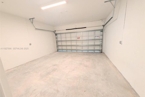 Снять в аренду таунхаус в Хомстед, Флорида 3 спальни, № 1988243 - фото 7