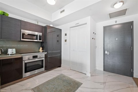 Copropriété à louer à Miami, Floride: 1 chambre, 84.17 m2 № 1975723 - photo 6