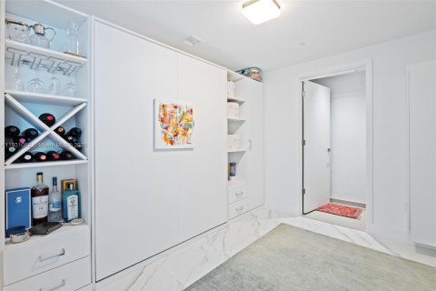 Copropriété à louer à Miami, Floride: 1 chambre, 84.17 m2 № 1975723 - photo 13