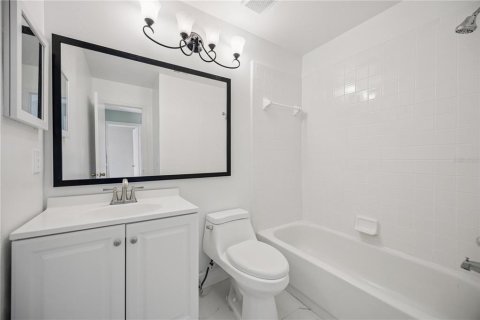 Townhouse in Orlando, Florida 3 bedrooms, 118.82 sq.m. № 2209573 - photo 15