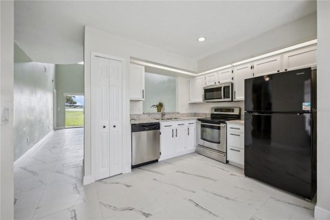 Townhouse in Orlando, Florida 3 bedrooms, 118.82 sq.m. № 2209573 - photo 5