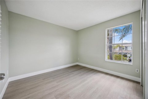 Townhouse in Orlando, Florida 3 bedrooms, 118.82 sq.m. № 2209573 - photo 12