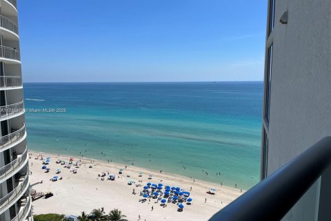 Condominio en venta en Sunny Isles Beach, Florida, 2 dormitorios, 111.58 m2 № 1702692 - foto 7