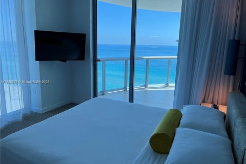 Condominio en venta en Sunny Isles Beach, Florida, 2 dormitorios, 111.58 m2 № 1702692 - foto 1
