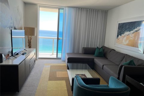 Condominio en venta en Sunny Isles Beach, Florida, 2 dormitorios, 111.58 m2 № 1702692 - foto 3
