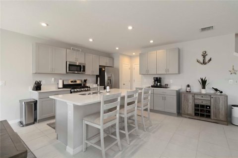 House in Palmetto, Florida 4 bedrooms, 215.53 sq.m. № 1801504 - photo 11