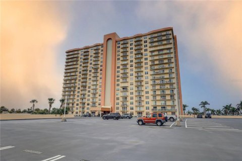 Condominio en venta en Saint Petersburg, Florida, 1 dormitorio, 69.21 m2 № 1902713 - foto 1