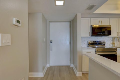 Condominio en venta en Saint Petersburg, Florida, 1 dormitorio, 69.21 m2 № 1902713 - foto 8