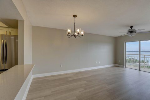 Condominio en venta en Saint Petersburg, Florida, 1 dormitorio, 69.21 m2 № 1902713 - foto 14