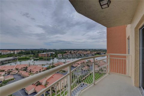 Condominio en venta en Saint Petersburg, Florida, 1 dormitorio, 69.21 m2 № 1902713 - foto 3