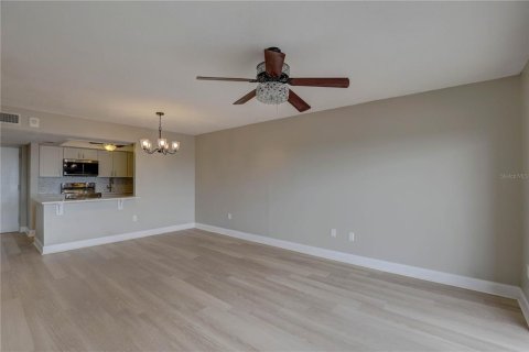 Condominio en venta en Saint Petersburg, Florida, 1 dormitorio, 69.21 m2 № 1902713 - foto 9